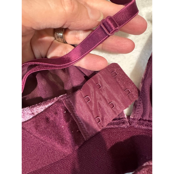 Women's lot of 2 purple bras bralettes. Xhilaration lace & unbranded velour M - Picture 2 of 9